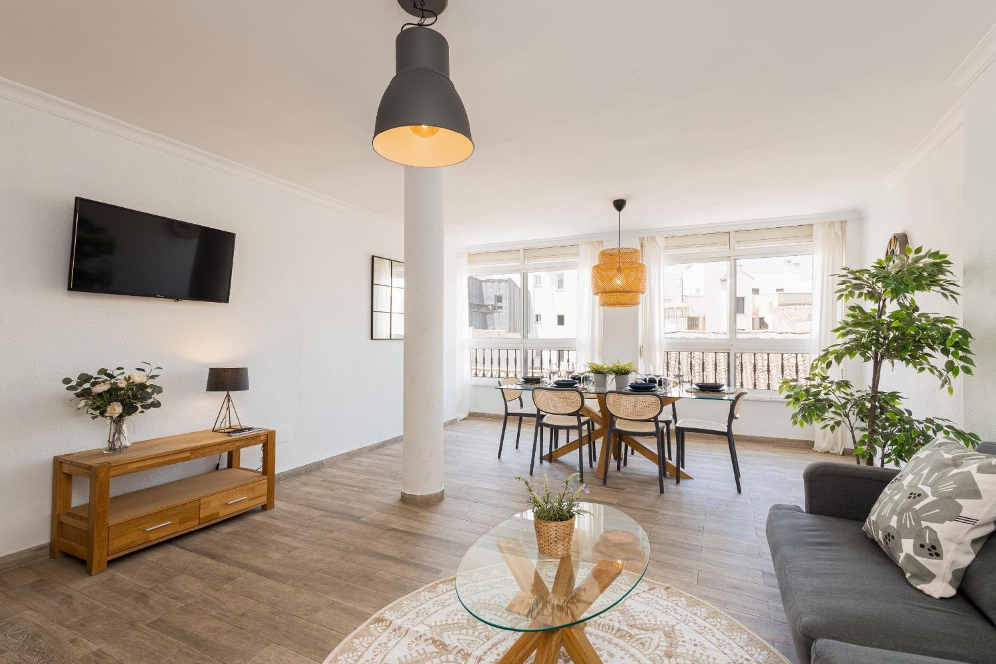 شقة C103 - Sunny Terrace, Old Town Views مالقة المظهر الخارجي الصورة