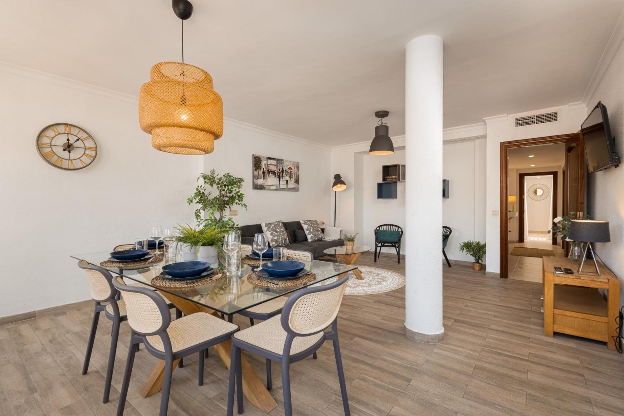 شقة C103 - Sunny Terrace, Old Town Views مالقة المظهر الخارجي الصورة