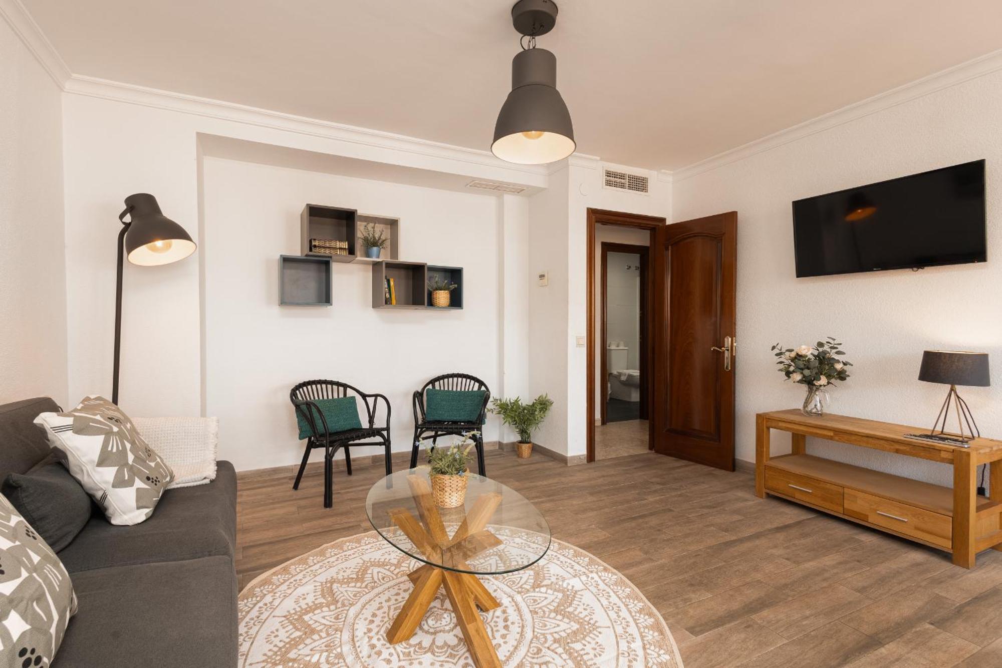 شقة C103 - Sunny Terrace, Old Town Views مالقة المظهر الخارجي الصورة