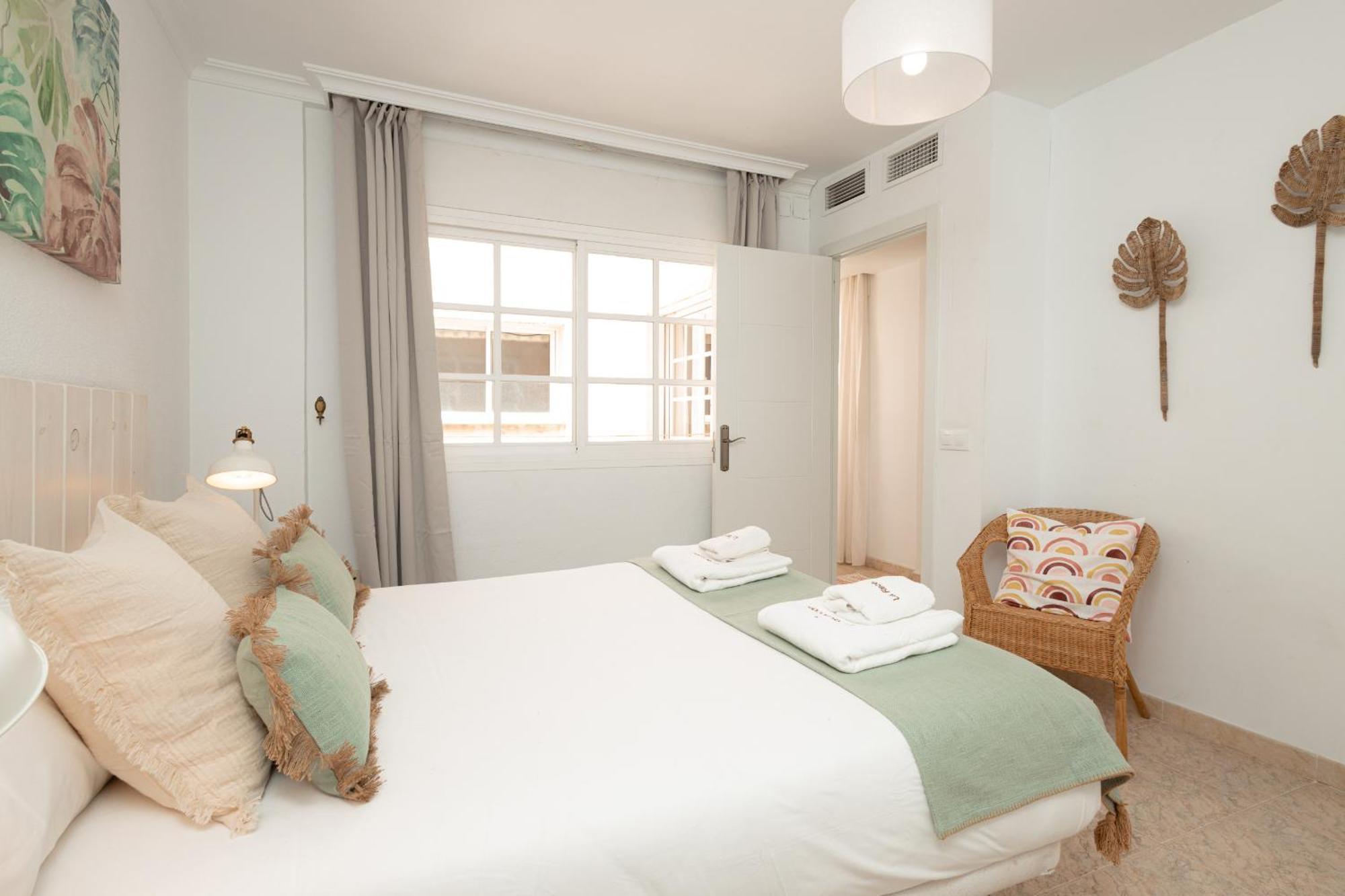 شقة C103 - Sunny Terrace, Old Town Views مالقة المظهر الخارجي الصورة