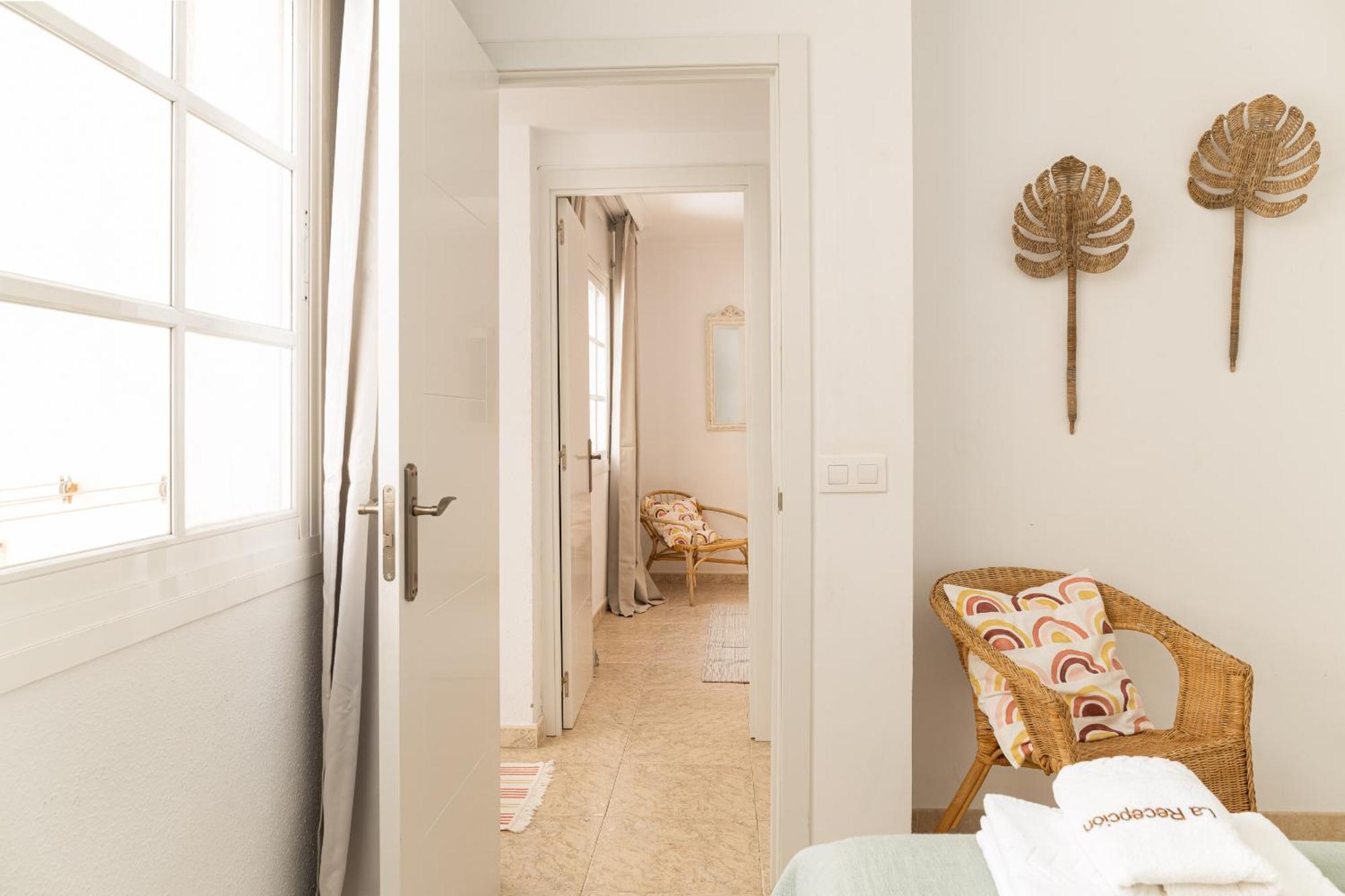 شقة C103 - Sunny Terrace, Old Town Views مالقة المظهر الخارجي الصورة