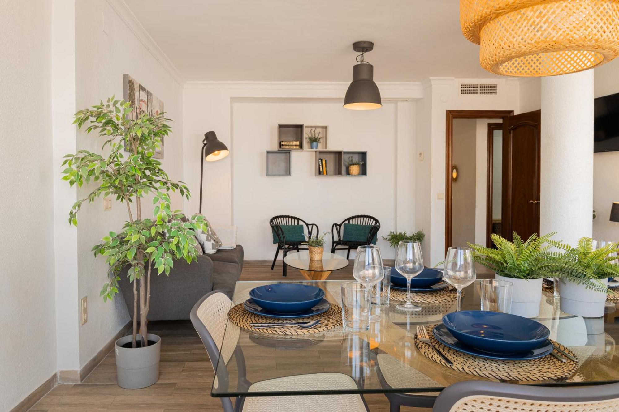 شقة C103 - Sunny Terrace, Old Town Views مالقة المظهر الخارجي الصورة