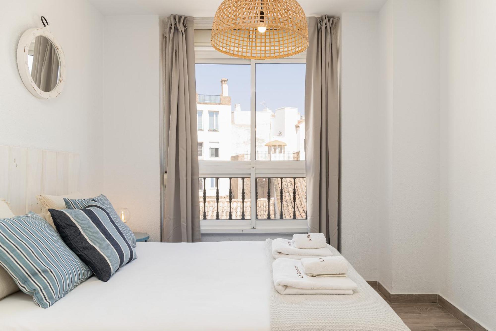 شقة C103 - Sunny Terrace, Old Town Views مالقة المظهر الخارجي الصورة