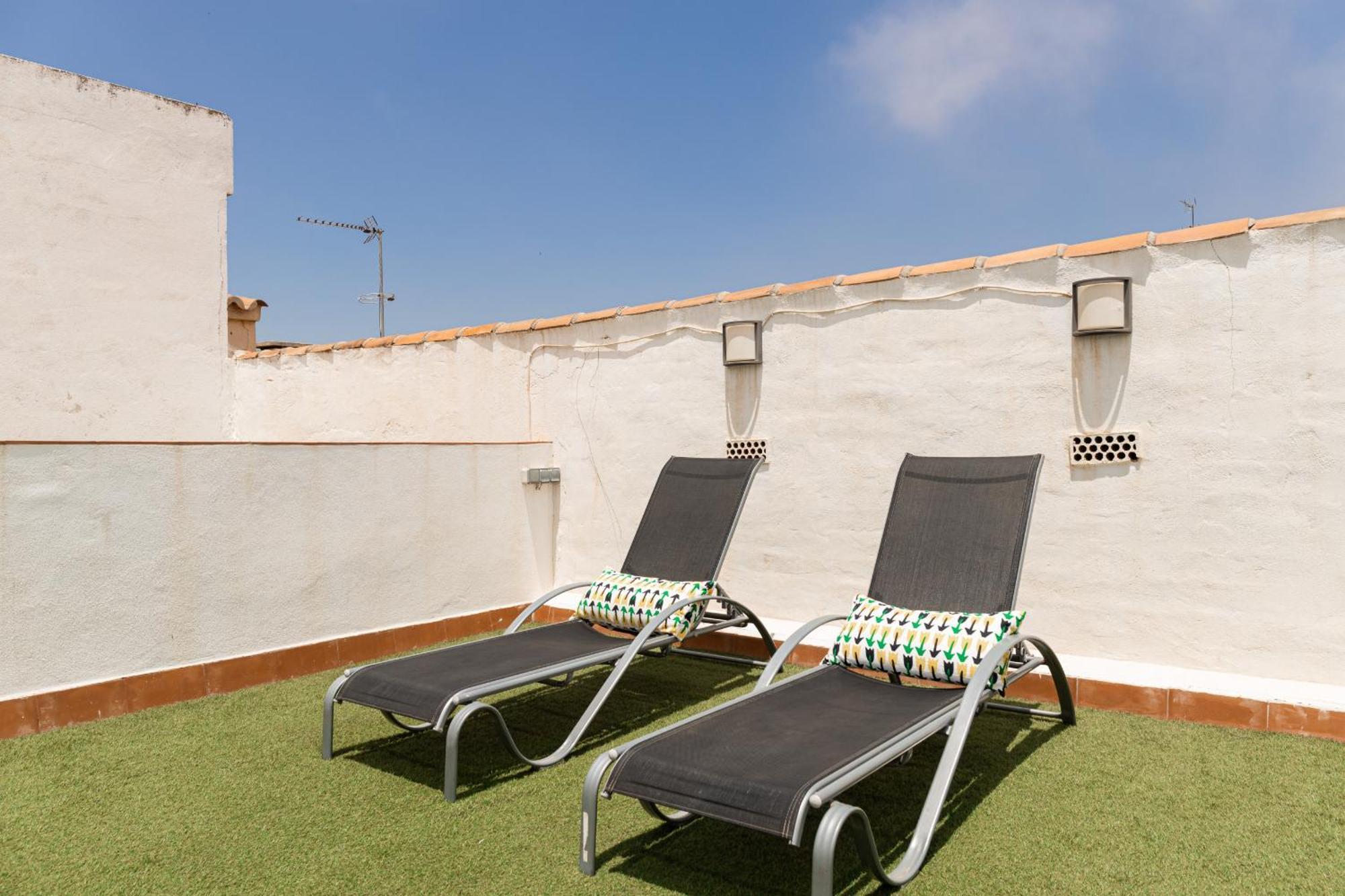 شقة C103 - Sunny Terrace, Old Town Views مالقة المظهر الخارجي الصورة