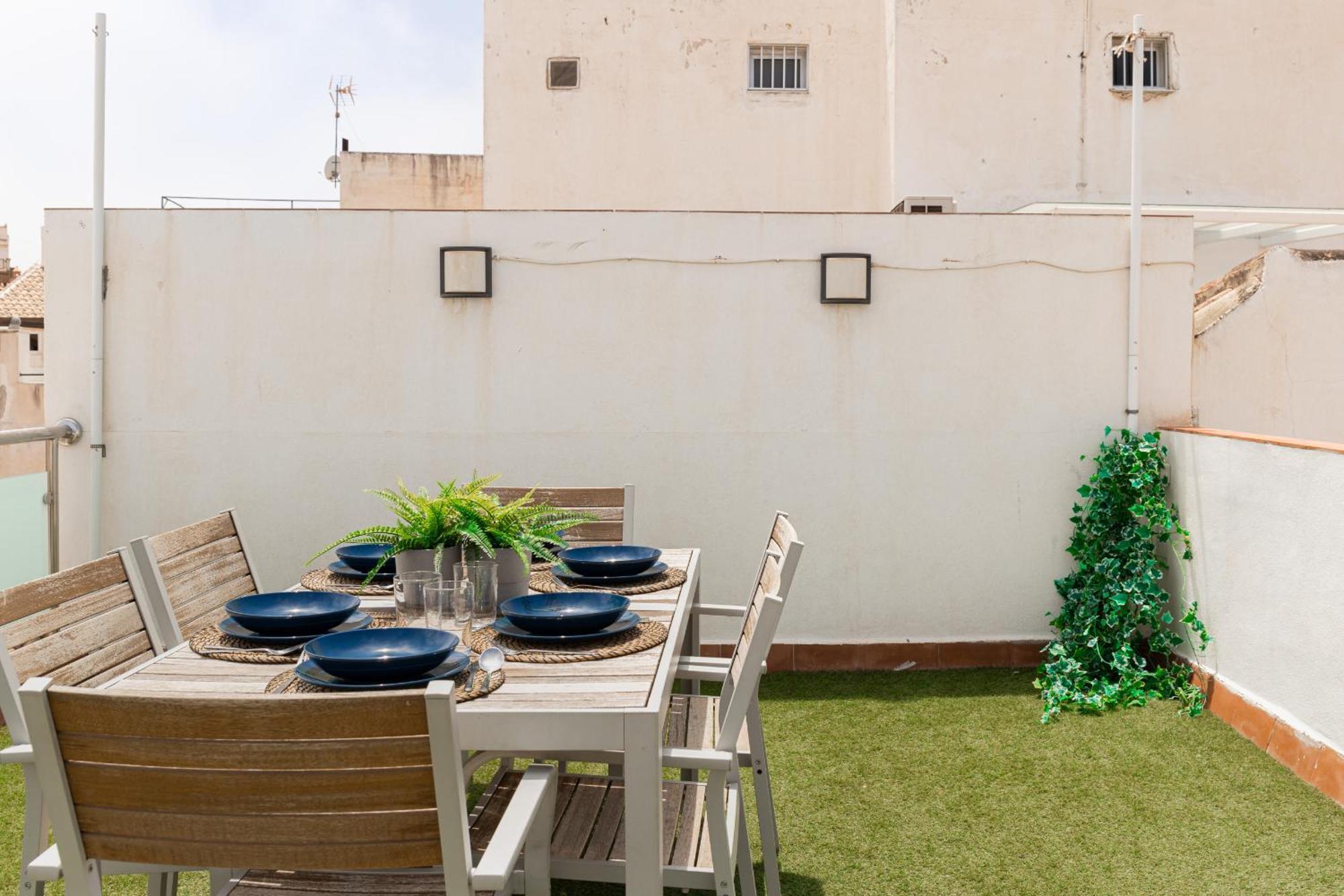 شقة C103 - Sunny Terrace, Old Town Views مالقة المظهر الخارجي الصورة